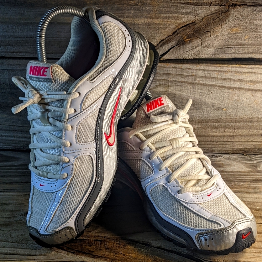 Nike Reak  women run,s7.5, white silver